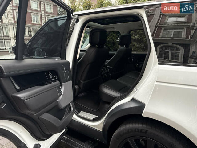 Білий Ленд Ровер Рендж Ровер, об'ємом двигуна 3 л та пробігом 82 тис. км за 49900 $, фото 22 на Automoto.ua