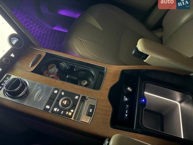 Білий Ленд Ровер Рендж Ровер, об'ємом двигуна 5 л та пробігом 79 тис. км за 68000 $, фото 17 на Automoto.ua