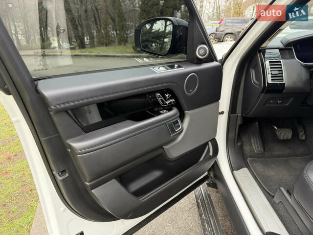 Белый Ленд Ровер Рендж Ровер, объемом двигателя 3 л и пробегом 81 тыс. км за 65000 $, фото 11 на Automoto.ua