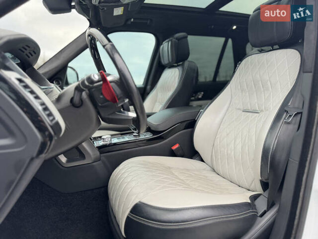 Белый Ленд Ровер Рендж Ровер, объемом двигателя 5 л и пробегом 155 тыс. км за 64999 $, фото 20 на Automoto.ua