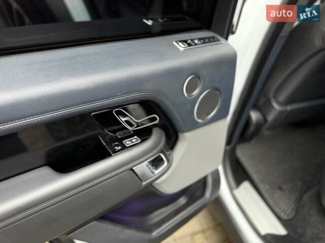 Белый Ленд Ровер Рендж Ровер, объемом двигателя 3 л и пробегом 165 тыс. км за 57500 $, фото 19 на Automoto.ua