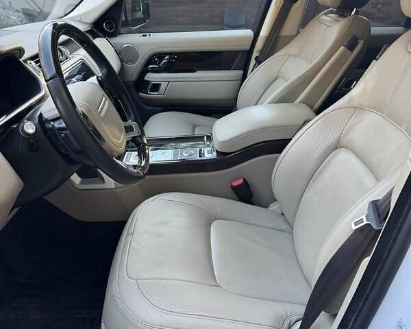 Білий Ленд Ровер Рендж Ровер, об'ємом двигуна 3 л та пробігом 80 тис. км за 58800 $, фото 7 на Automoto.ua