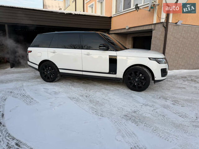 Белый Ленд Ровер Рендж Ровер, объемом двигателя 5 л и пробегом 90 тыс. км за 70000 $, фото 1 на Automoto.ua