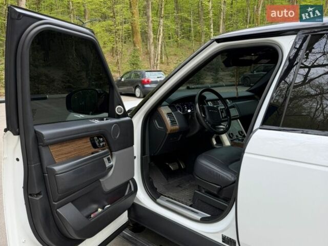 Белый Ленд Ровер Рендж Ровер, объемом двигателя 4.4 л и пробегом 138 тыс. км за 69999 $, фото 12 на Automoto.ua