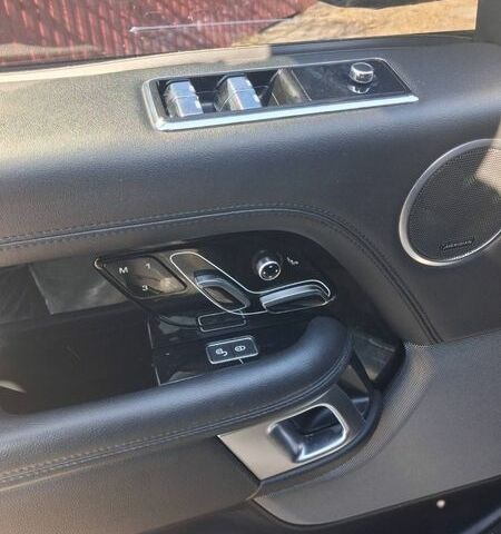 Білий Ленд Ровер Рендж Ровер, об'ємом двигуна 3 л та пробігом 98 тис. км за 51500 $, фото 16 на Automoto.ua