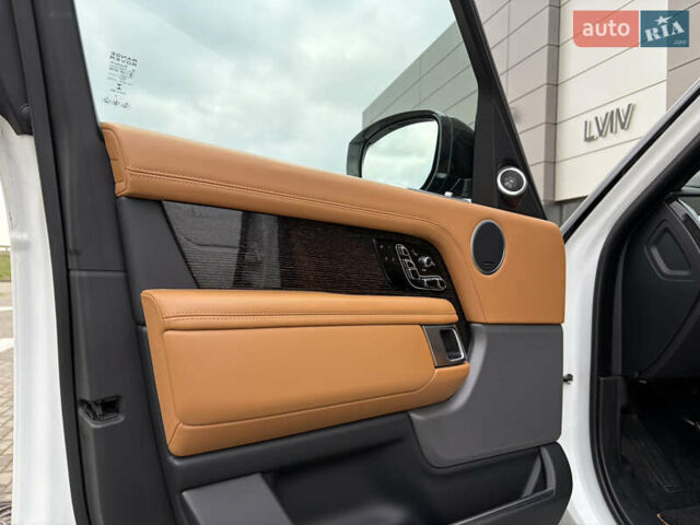 Білий Ленд Ровер Рендж Ровер, об'ємом двигуна 4.37 л та пробігом 71 тис. км за 114900 $, фото 30 на Automoto.ua