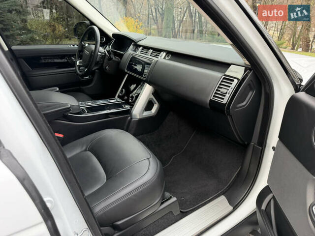 Белый Ленд Ровер Рендж Ровер, объемом двигателя 3 л и пробегом 81 тыс. км за 65000 $, фото 12 на Automoto.ua