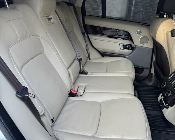 Білий Ленд Ровер Рендж Ровер, об'ємом двигуна 3 л та пробігом 80 тис. км за 58800 $, фото 9 на Automoto.ua