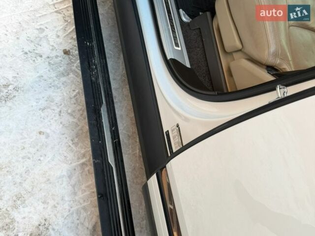 Білий Ленд Ровер Рендж Ровер, об'ємом двигуна 5 л та пробігом 97 тис. км за 65000 $, фото 7 на Automoto.ua