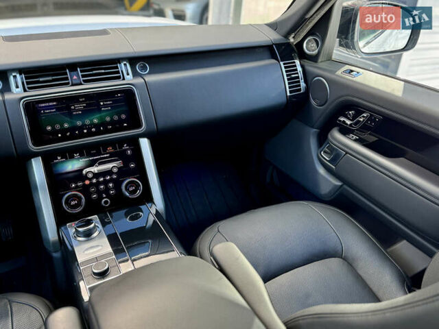 Білий Ленд Ровер Рендж Ровер, об'ємом двигуна 5 л та пробігом 35 тис. км за 65000 $, фото 24 на Automoto.ua