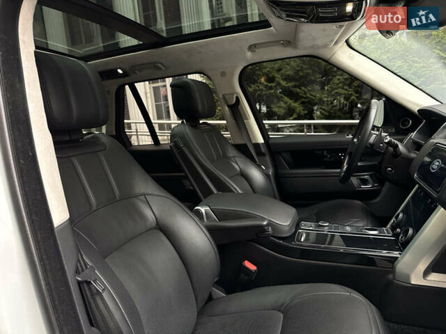 Білий Ленд Ровер Рендж Ровер, об'ємом двигуна 3 л та пробігом 82 тис. км за 49900 $, фото 15 на Automoto.ua