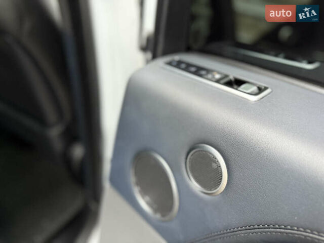 Белый Ленд Ровер Рендж Ровер, объемом двигателя 3 л и пробегом 165 тыс. км за 57500 $, фото 29 на Automoto.ua
