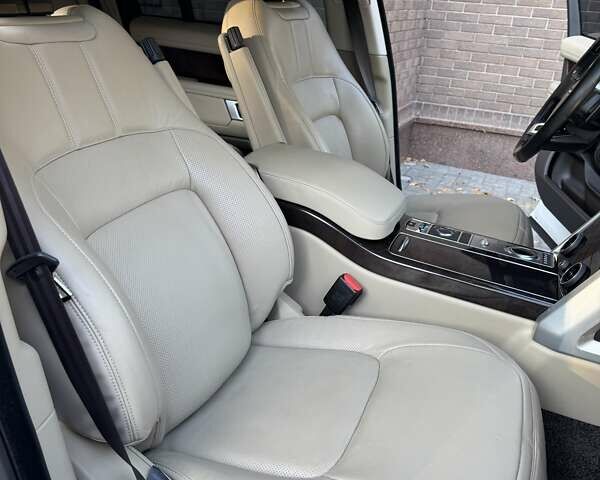 Білий Ленд Ровер Рендж Ровер, об'ємом двигуна 3 л та пробігом 80 тис. км за 58800 $, фото 8 на Automoto.ua