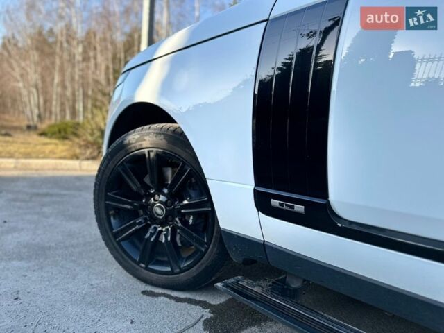 Білий Ленд Ровер Рендж Ровер, об'ємом двигуна 5 л та пробігом 95 тис. км за 65000 $, фото 10 на Automoto.ua