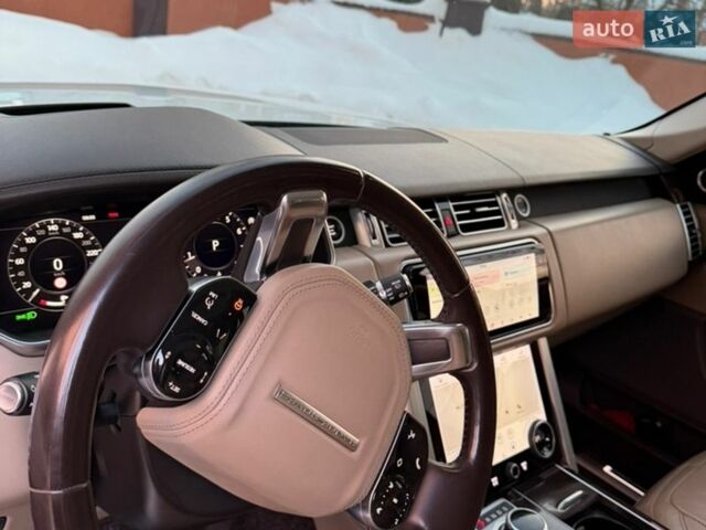 Білий Ленд Ровер Рендж Ровер, об'ємом двигуна 5 л та пробігом 97 тис. км за 65000 $, фото 11 на Automoto.ua