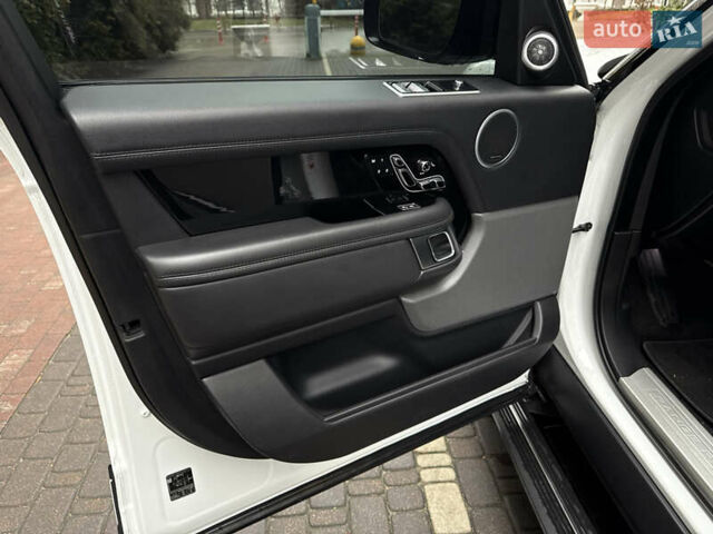 Білий Ленд Ровер Рендж Ровер, об'ємом двигуна 3 л та пробігом 82 тис. км за 49900 $, фото 31 на Automoto.ua