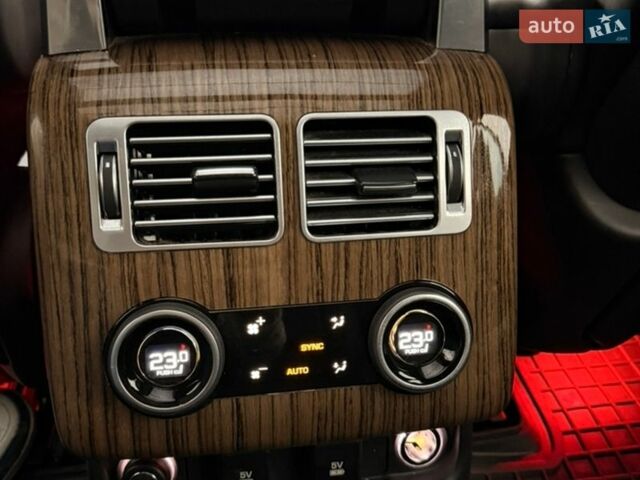 Белый Ленд Ровер Рендж Ровер, объемом двигателя 4.4 л и пробегом 138 тыс. км за 69999 $, фото 38 на Automoto.ua