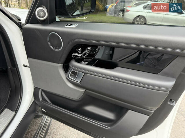 Белый Ленд Ровер Рендж Ровер, объемом двигателя 3 л и пробегом 81 тыс. км за 65000 $, фото 15 на Automoto.ua