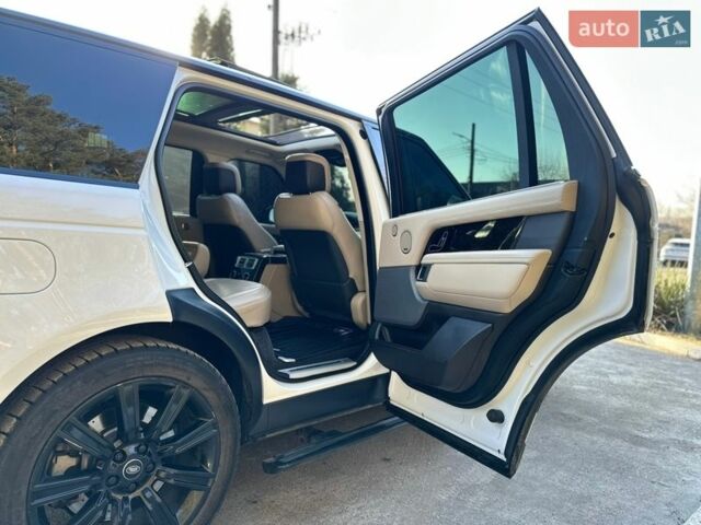 Білий Ленд Ровер Рендж Ровер, об'ємом двигуна 5 л та пробігом 95 тис. км за 65000 $, фото 4 на Automoto.ua