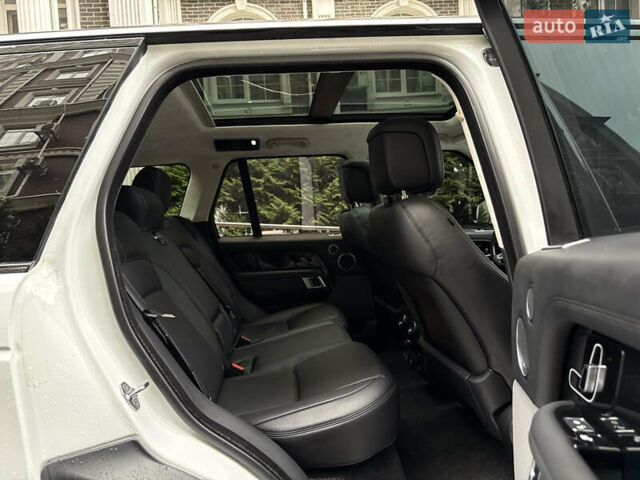 Білий Ленд Ровер Рендж Ровер, об'ємом двигуна 3 л та пробігом 82 тис. км за 49900 $, фото 17 на Automoto.ua
