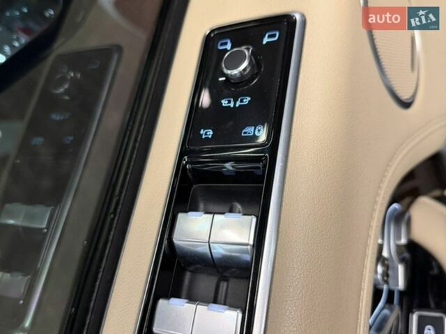 Белый Ленд Ровер Рендж Ровер, объемом двигателя 5 л и пробегом 97 тыс. км за 65000 $, фото 20 на Automoto.ua