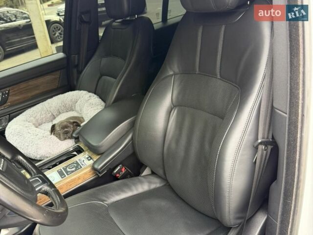 Белый Ленд Ровер Рендж Ровер, объемом двигателя 4.4 л и пробегом 138 тыс. км за 69999 $, фото 17 на Automoto.ua