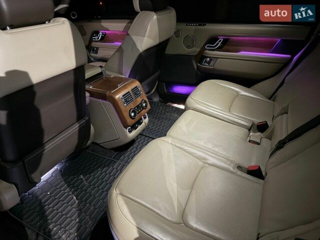 Білий Ленд Ровер Рендж Ровер, об'ємом двигуна 5 л та пробігом 79 тис. км за 68000 $, фото 18 на Automoto.ua