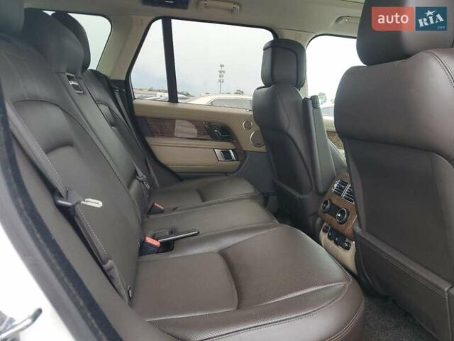 Белый Ленд Ровер Рендж Ровер, объемом двигателя 3 л и пробегом 153 тыс. км за 16700 $, фото 10 на Automoto.ua