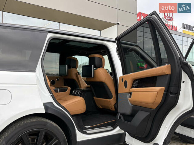 Белый Ленд Ровер Рендж Ровер, объемом двигателя 4.37 л и пробегом 71 тыс. км за 114900 $, фото 44 на Automoto.ua