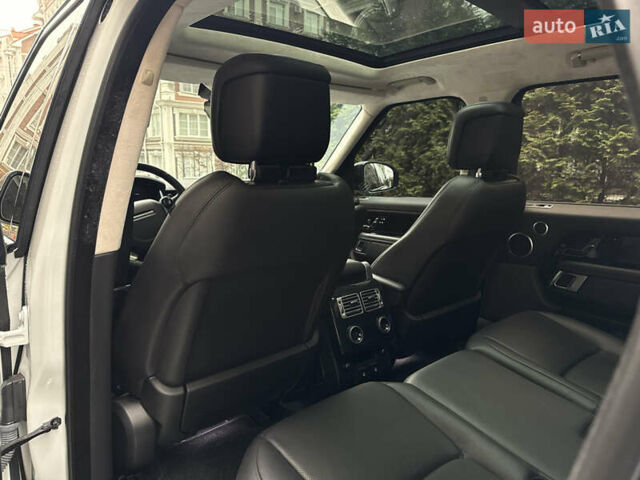 Білий Ленд Ровер Рендж Ровер, об'ємом двигуна 3 л та пробігом 82 тис. км за 49900 $, фото 23 на Automoto.ua