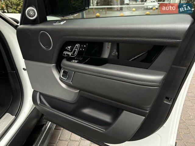 Білий Ленд Ровер Рендж Ровер, об'ємом двигуна 3 л та пробігом 82 тис. км за 49900 $, фото 13 на Automoto.ua