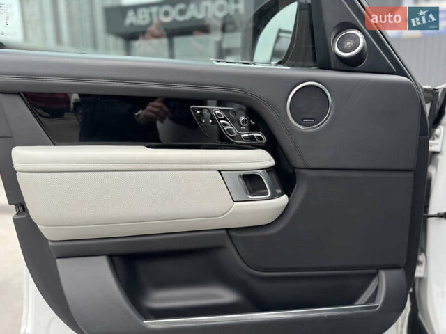 Белый Ленд Ровер Рендж Ровер, объемом двигателя 5 л и пробегом 155 тыс. км за 64999 $, фото 14 на Automoto.ua