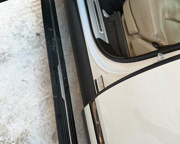 Белый Ленд Ровер Рендж Ровер, объемом двигателя 5 л и пробегом 90 тыс. км за 70000 $, фото 7 на Automoto.ua