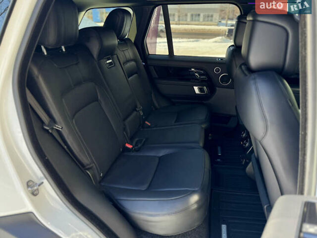 Білий Ленд Ровер Рендж Ровер, об'ємом двигуна 5 л та пробігом 35 тис. км за 65000 $, фото 18 на Automoto.ua