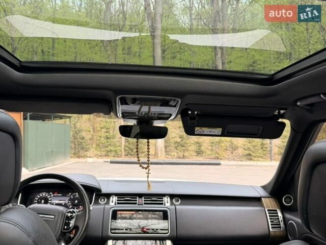 Белый Ленд Ровер Рендж Ровер, объемом двигателя 4.4 л и пробегом 138 тыс. км за 69999 $, фото 40 на Automoto.ua