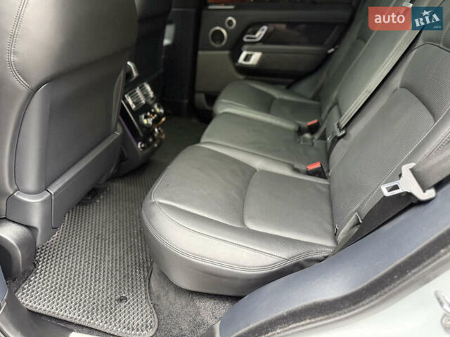 Белый Ленд Ровер Рендж Ровер, объемом двигателя 3 л и пробегом 165 тыс. км за 57500 $, фото 15 на Automoto.ua