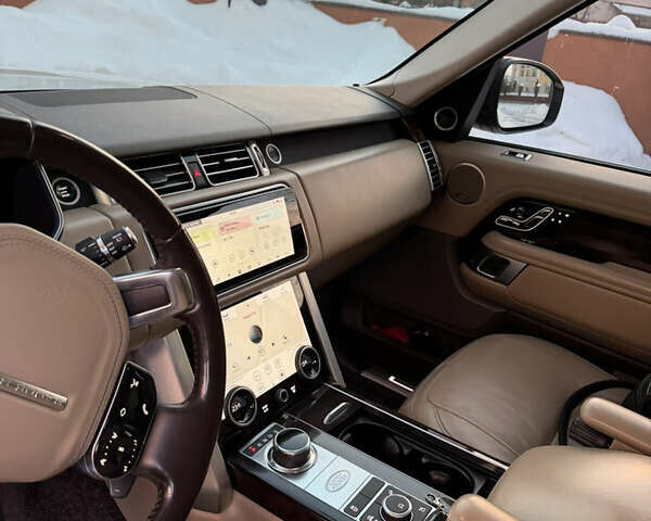 Белый Ленд Ровер Рендж Ровер, объемом двигателя 5 л и пробегом 90 тыс. км за 70000 $, фото 10 на Automoto.ua