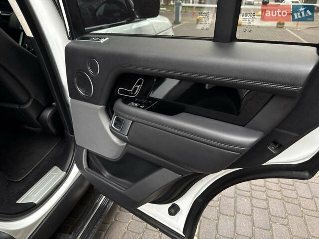 Білий Ленд Ровер Рендж Ровер, об'ємом двигуна 3 л та пробігом 82 тис. км за 49900 $, фото 19 на Automoto.ua