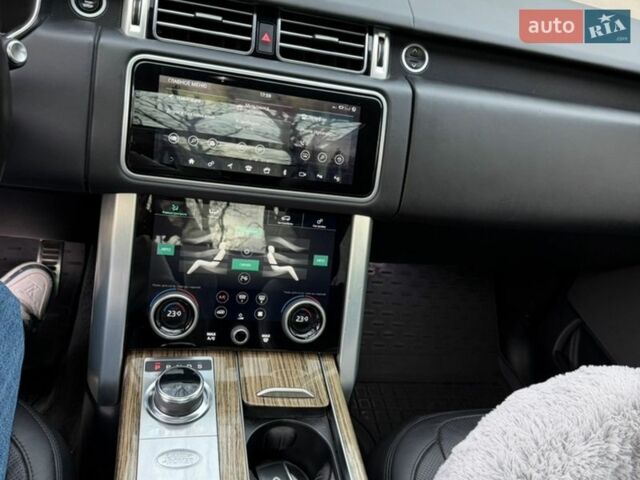 Белый Ленд Ровер Рендж Ровер, объемом двигателя 4.4 л и пробегом 138 тыс. км за 69999 $, фото 20 на Automoto.ua