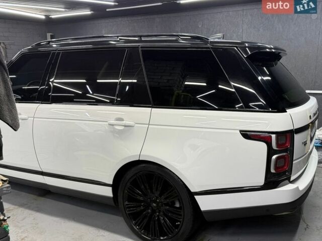 Білий Ленд Ровер Рендж Ровер, об'ємом двигуна 5 л та пробігом 79 тис. км за 68000 $, фото 4 на Automoto.ua