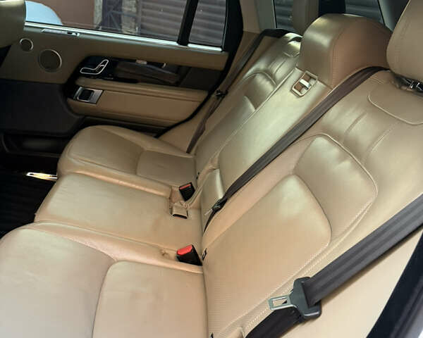 Белый Ленд Ровер Рендж Ровер, объемом двигателя 5 л и пробегом 90 тыс. км за 70000 $, фото 13 на Automoto.ua