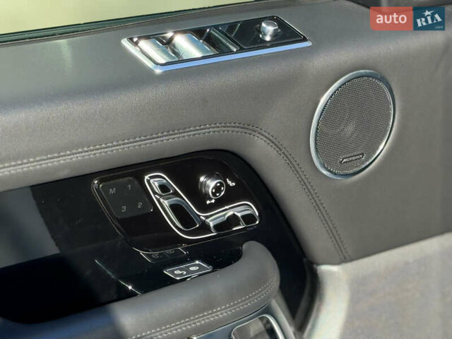 Білий Ленд Ровер Рендж Ровер, об'ємом двигуна 5 л та пробігом 35 тис. км за 65000 $, фото 12 на Automoto.ua