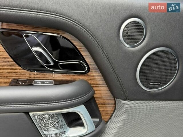 Белый Ленд Ровер Рендж Ровер, объемом двигателя 4.4 л и пробегом 138 тыс. км за 69999 $, фото 37 на Automoto.ua