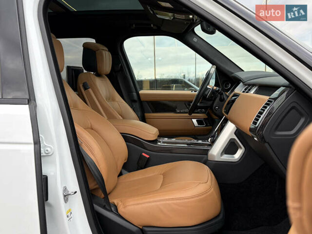 Білий Ленд Ровер Рендж Ровер, об'ємом двигуна 4.37 л та пробігом 71 тис. км за 114900 $, фото 37 на Automoto.ua