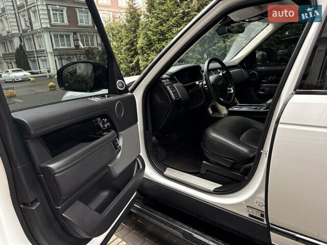 Білий Ленд Ровер Рендж Ровер, об'ємом двигуна 3 л та пробігом 82 тис. км за 49900 $, фото 29 на Automoto.ua