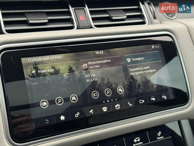 Белый Ленд Ровер Рендж Ровер, объемом двигателя 5 л и пробегом 155 тыс. км за 64999 $, фото 24 на Automoto.ua