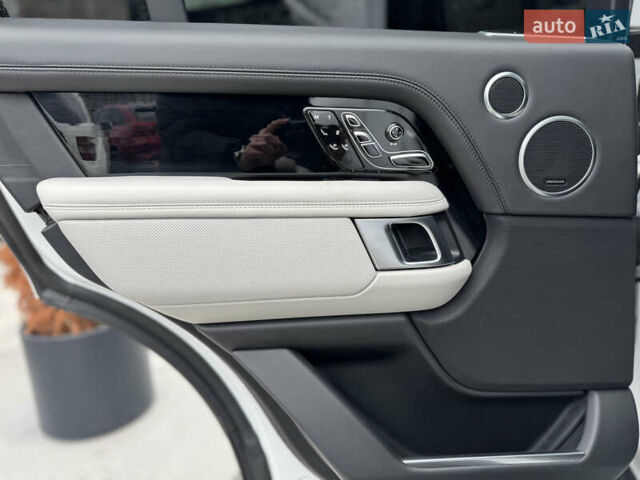 Белый Ленд Ровер Рендж Ровер, объемом двигателя 5 л и пробегом 155 тыс. км за 64999 $, фото 31 на Automoto.ua