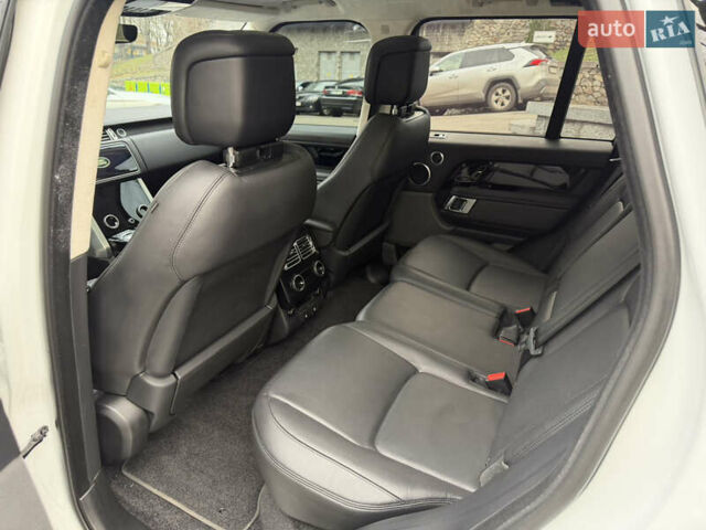 Белый Ленд Ровер Рендж Ровер, объемом двигателя 3 л и пробегом 81 тыс. км за 65000 $, фото 14 на Automoto.ua