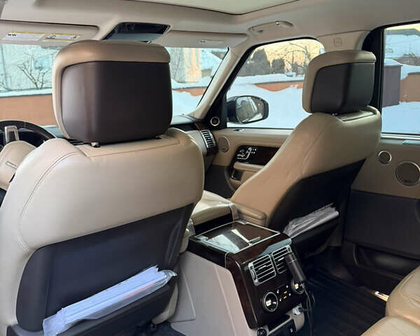 Белый Ленд Ровер Рендж Ровер, объемом двигателя 5 л и пробегом 90 тыс. км за 70000 $, фото 14 на Automoto.ua