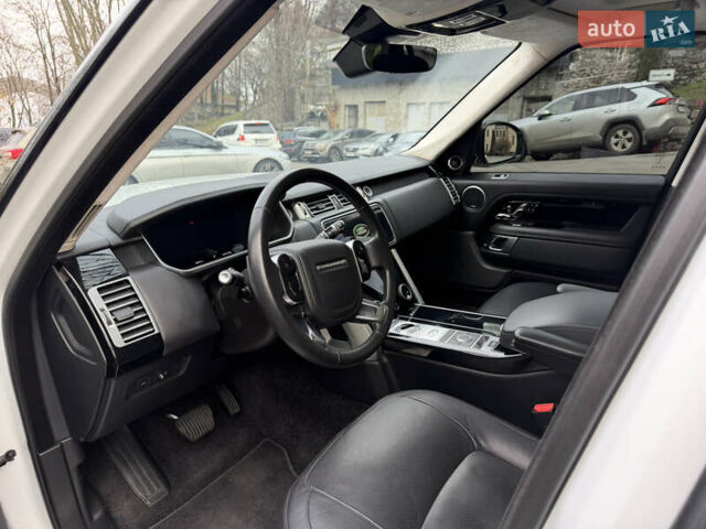 Белый Ленд Ровер Рендж Ровер, объемом двигателя 3 л и пробегом 81 тыс. км за 65000 $, фото 10 на Automoto.ua